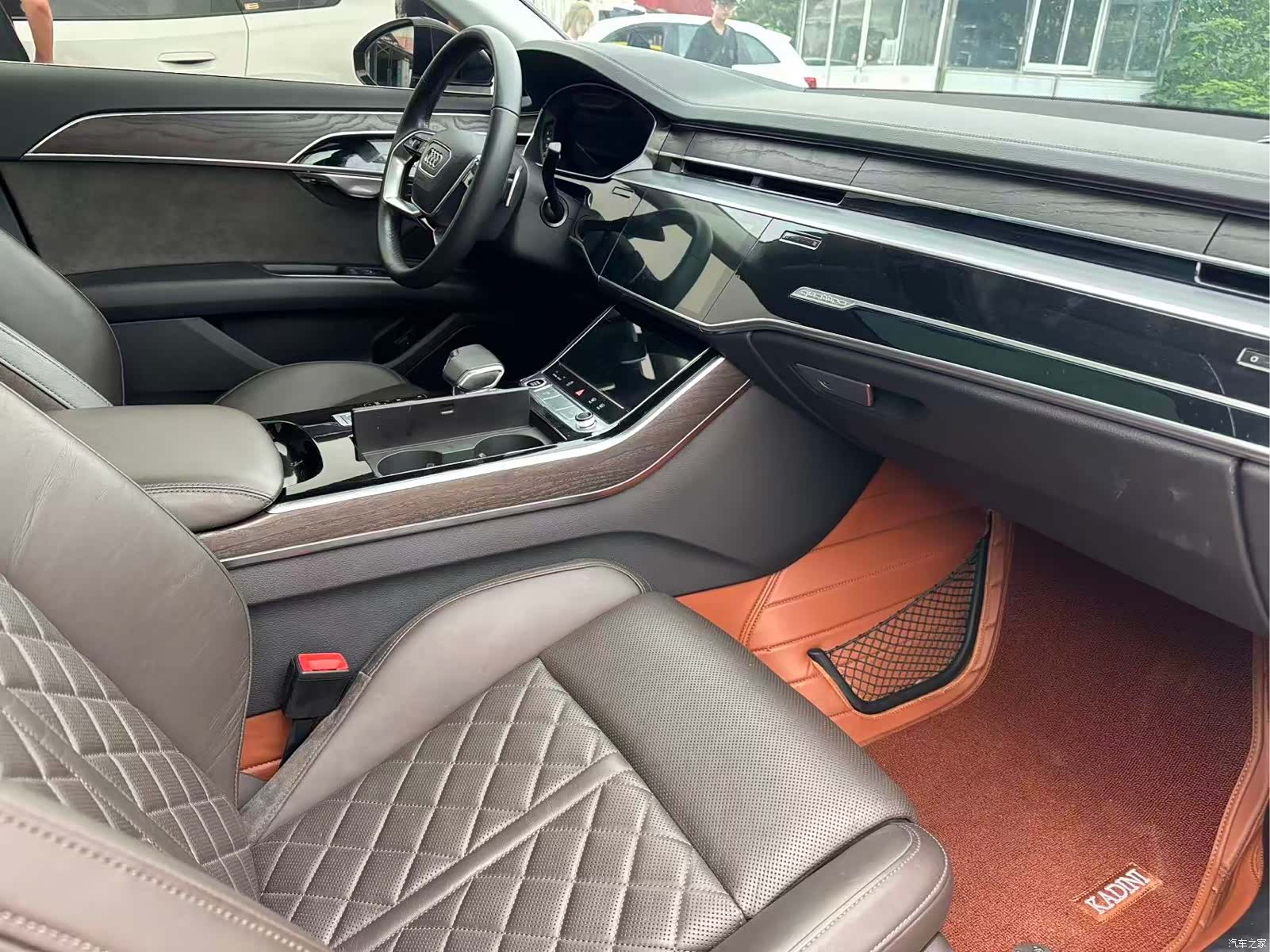 Audi A8L, 2022 все фото