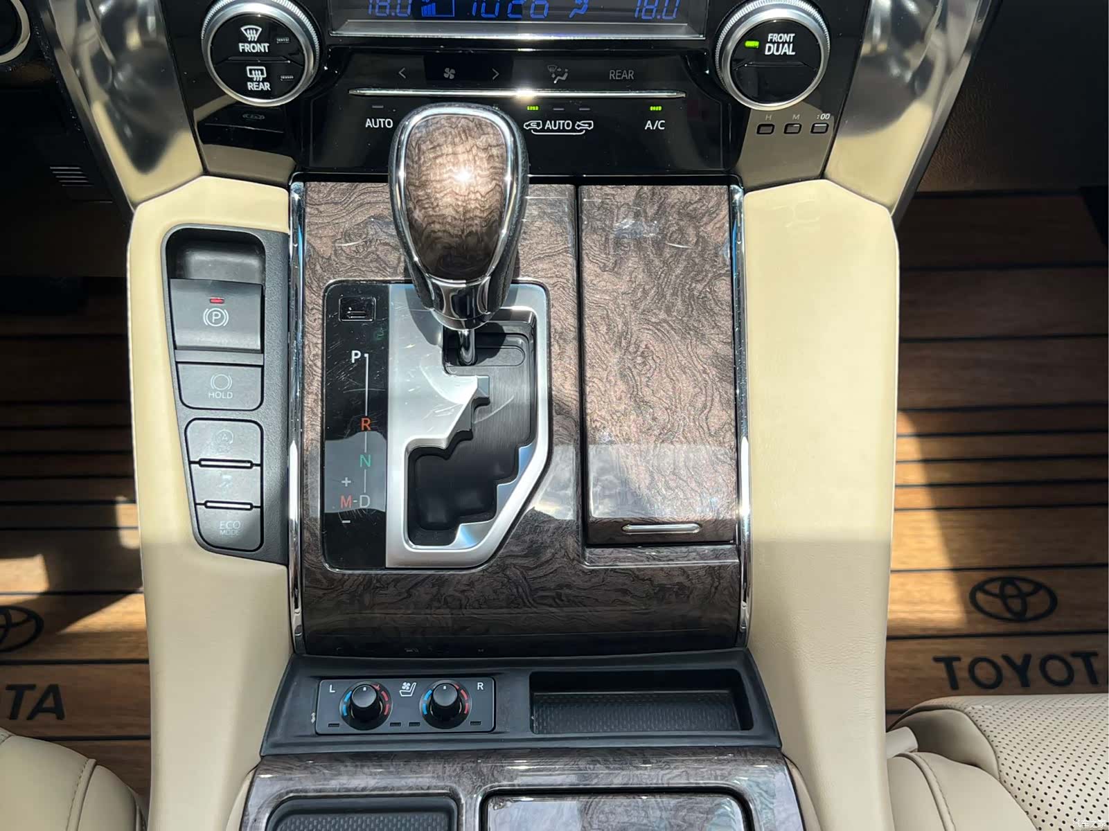 Toyota Alphard, 2018 17