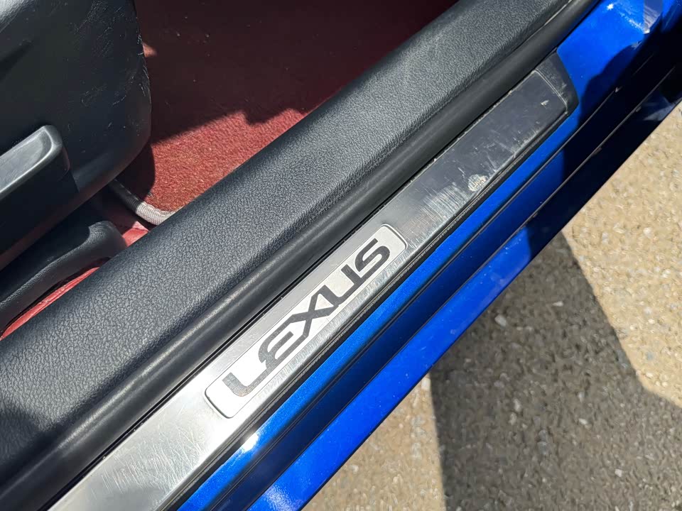 Lexus IS
