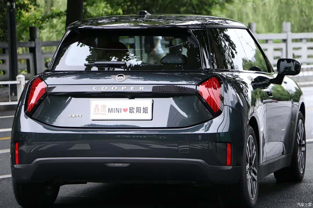 Mini Cooper, 2025 4
