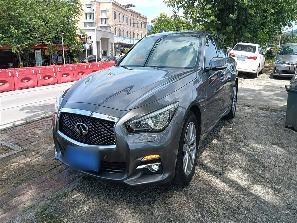 Infiniti Q50L