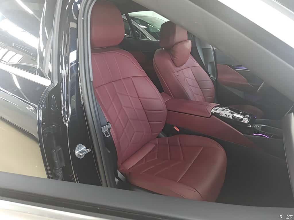 BMW i5, 2025 25