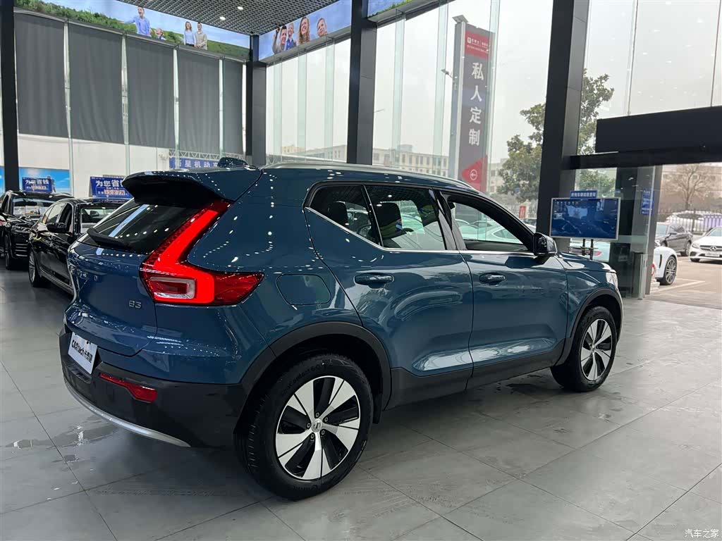 Volvo XC40, 2025 все фото
