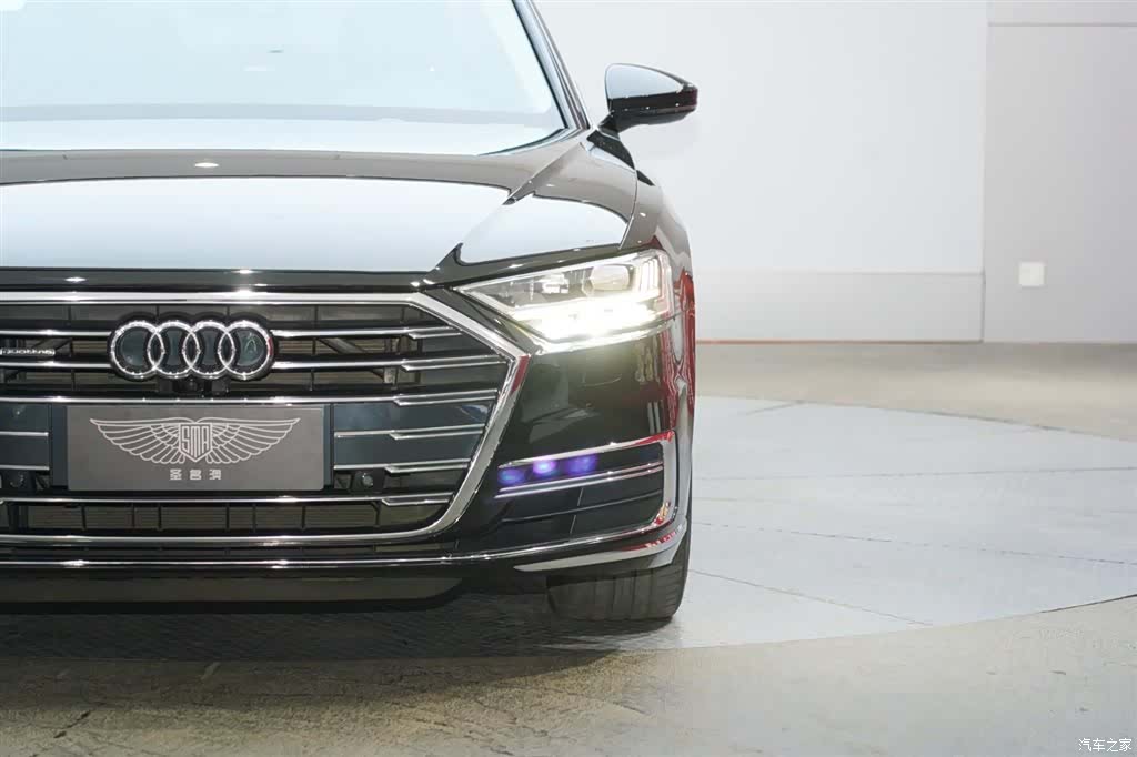 Audi A8L, 2020 все фото