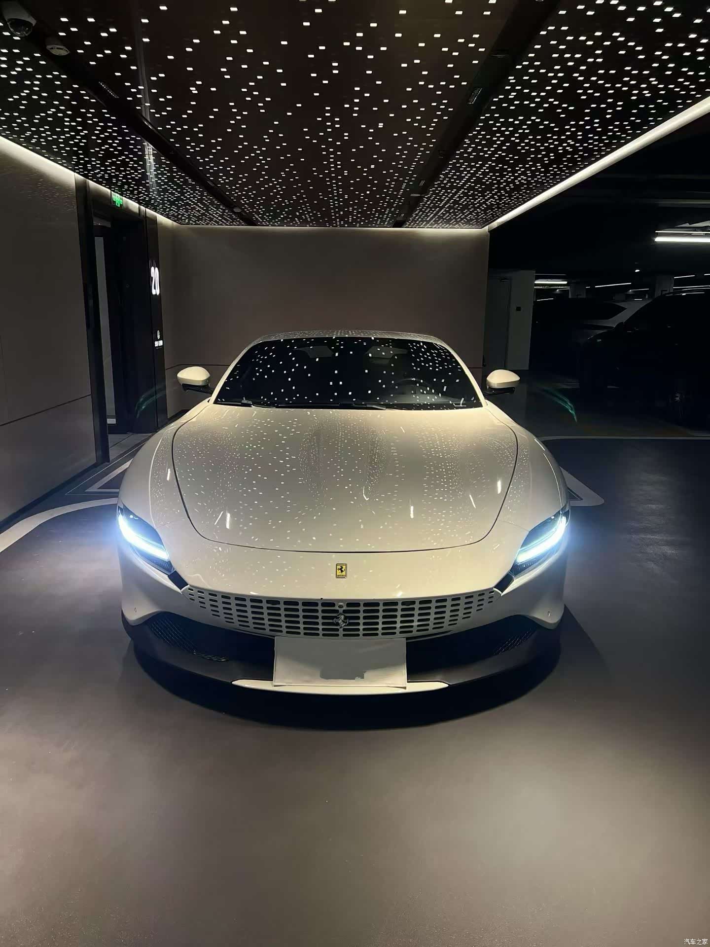 Ferrari Roma, 2022 3