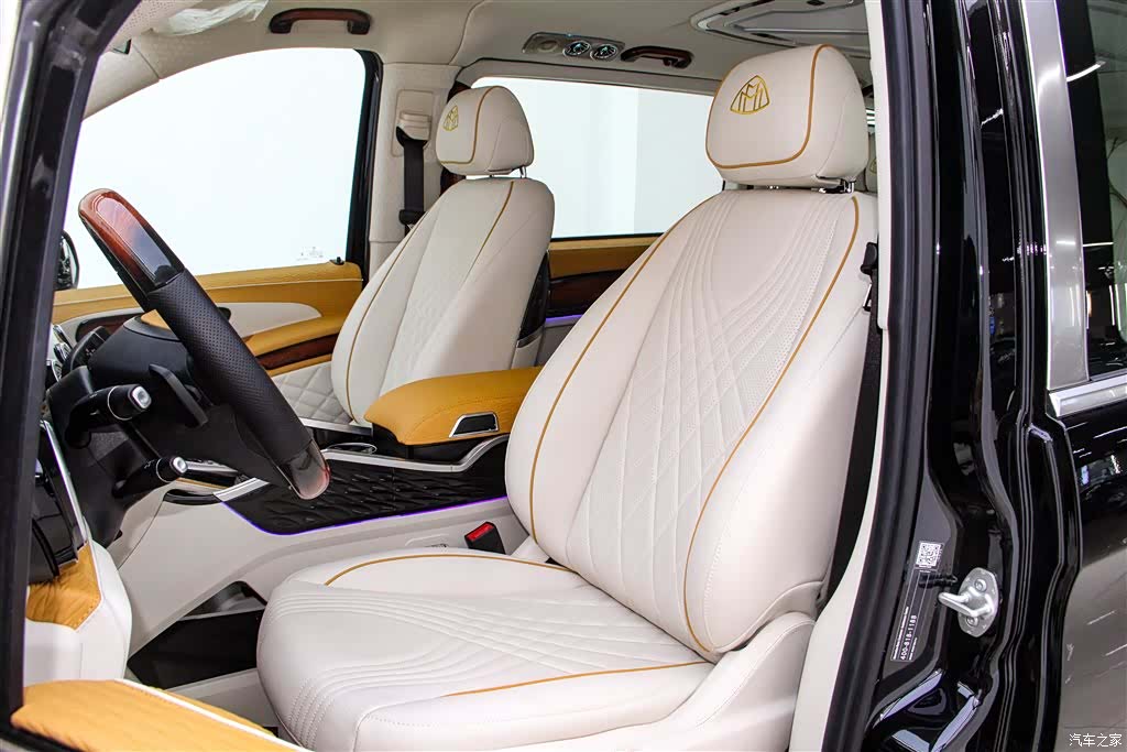 Mercedes-Benz 7, 2024 15