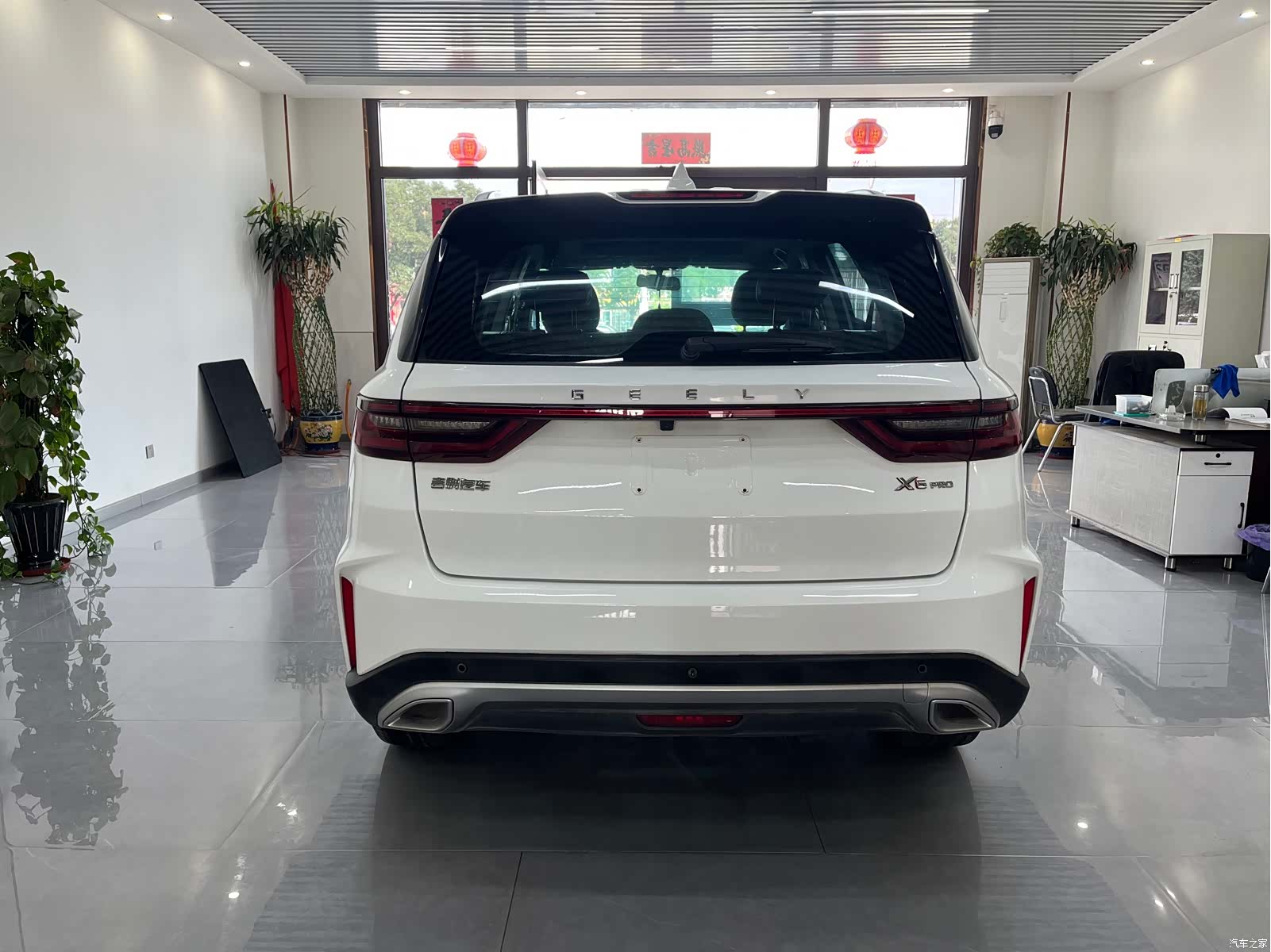 Geely X6, 2022 все фото