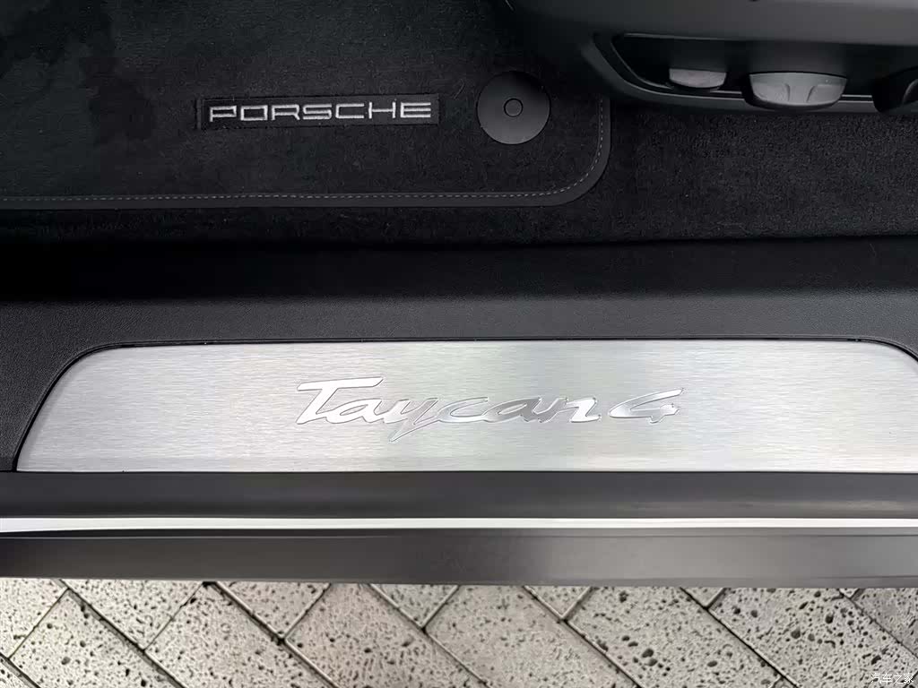 Porsche Taycan, 2025 17