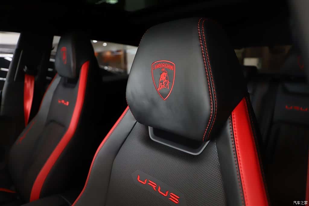 Lamborghini Urus, 2024 8