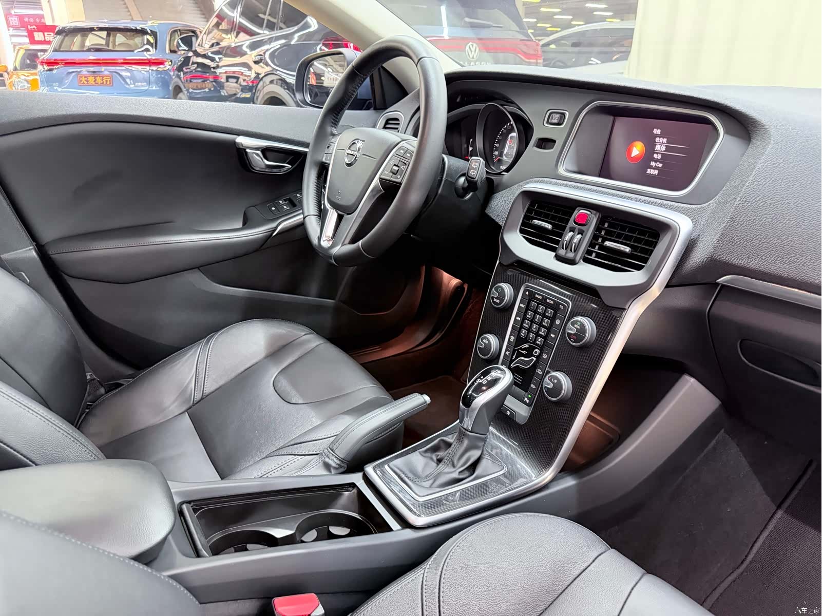 Volvo V40, 2018 12