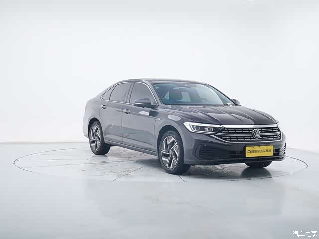 Volkswagen Sagitar, 2025 3