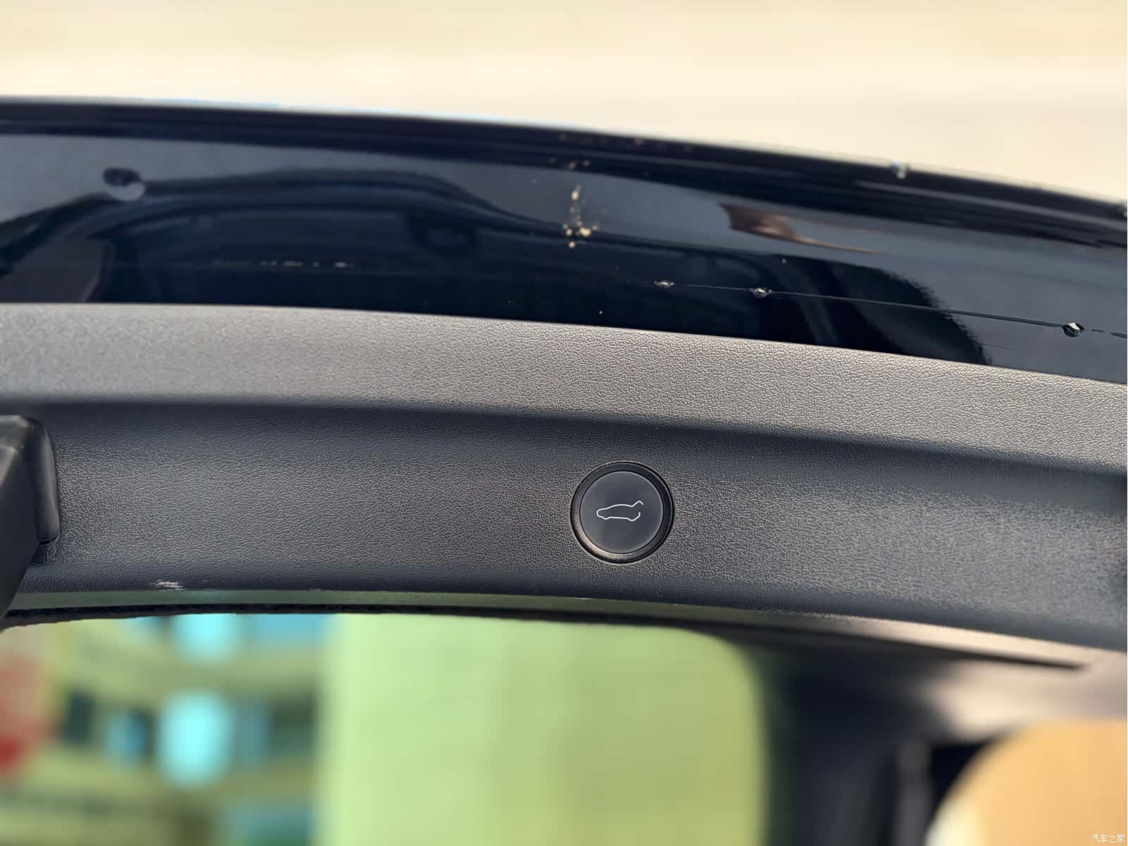 Tesla Model Y, 2023 15
