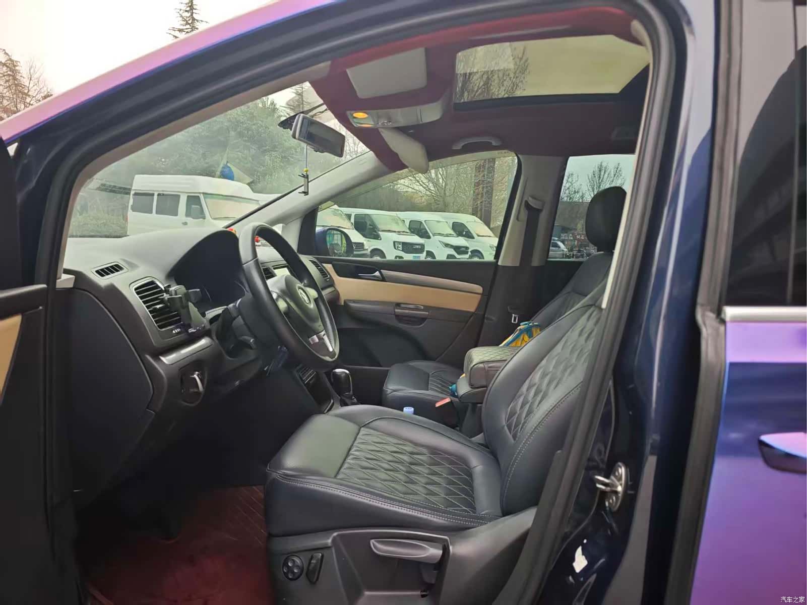 Volkswagen Xia, 2012 8