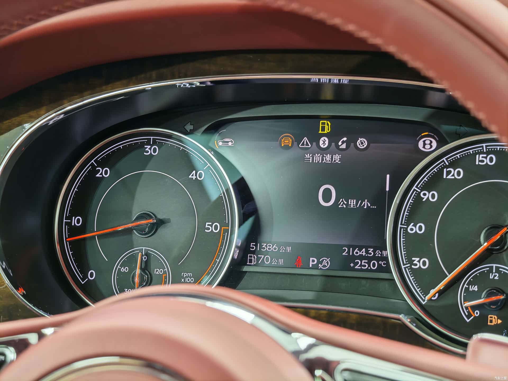 Bentley Bentayga, 2018 14