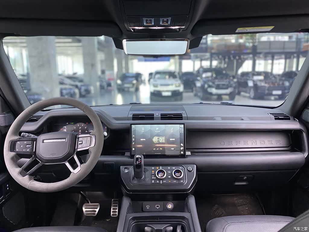 Land Rover Defender, 2023 7