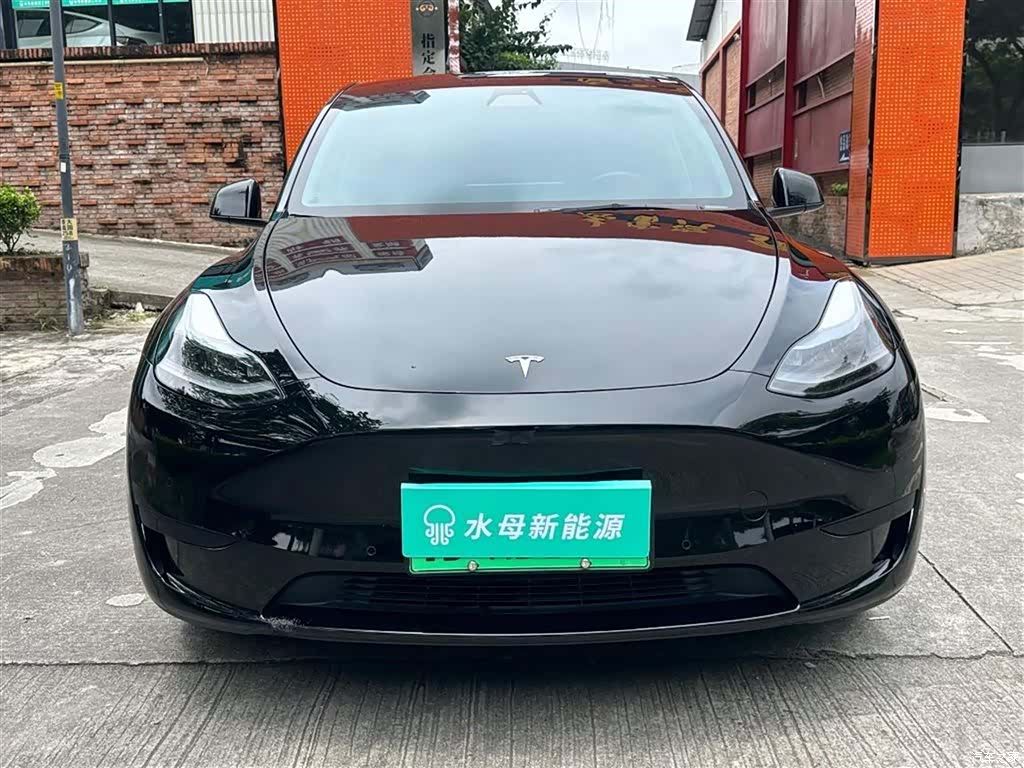 Tesla Model Y, 2022 2