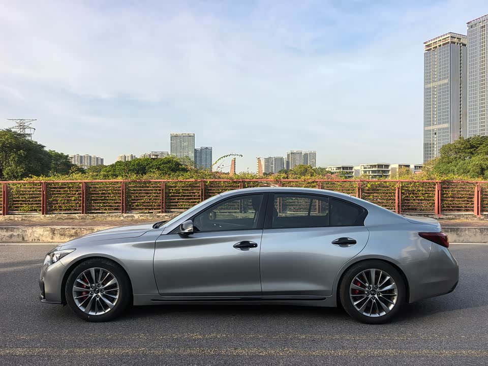Infiniti Q50L