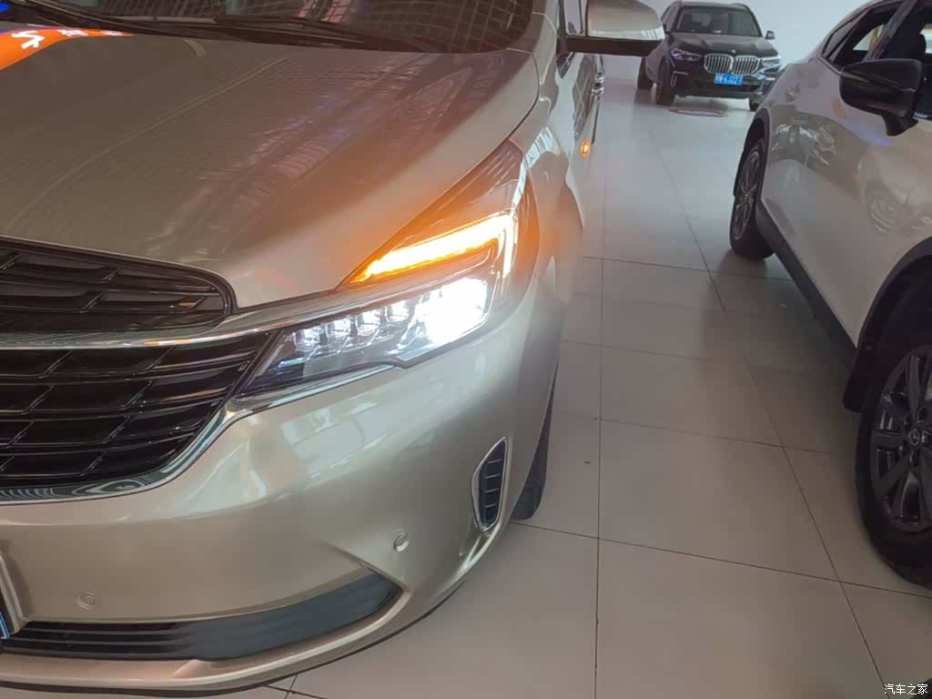 Buick GL8, 2022 24