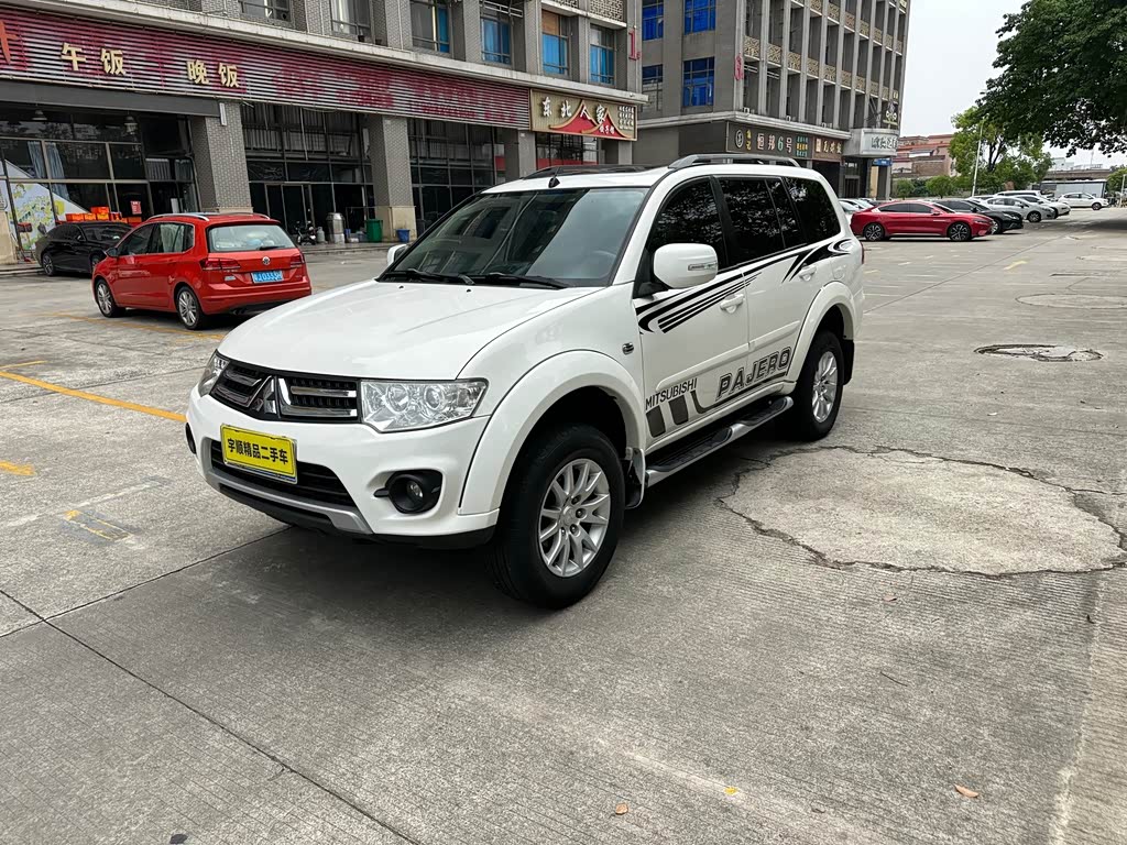 Mitsubishi ·