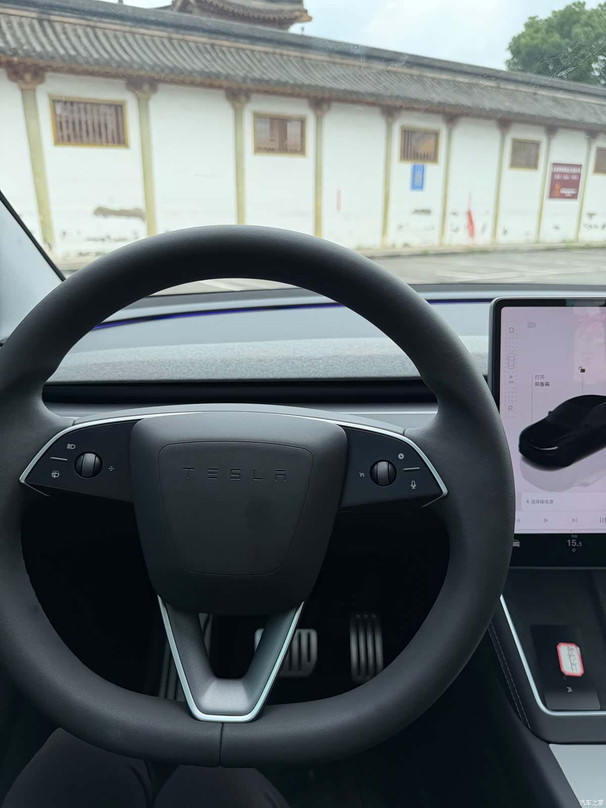 Tesla Model Y, 2026 12