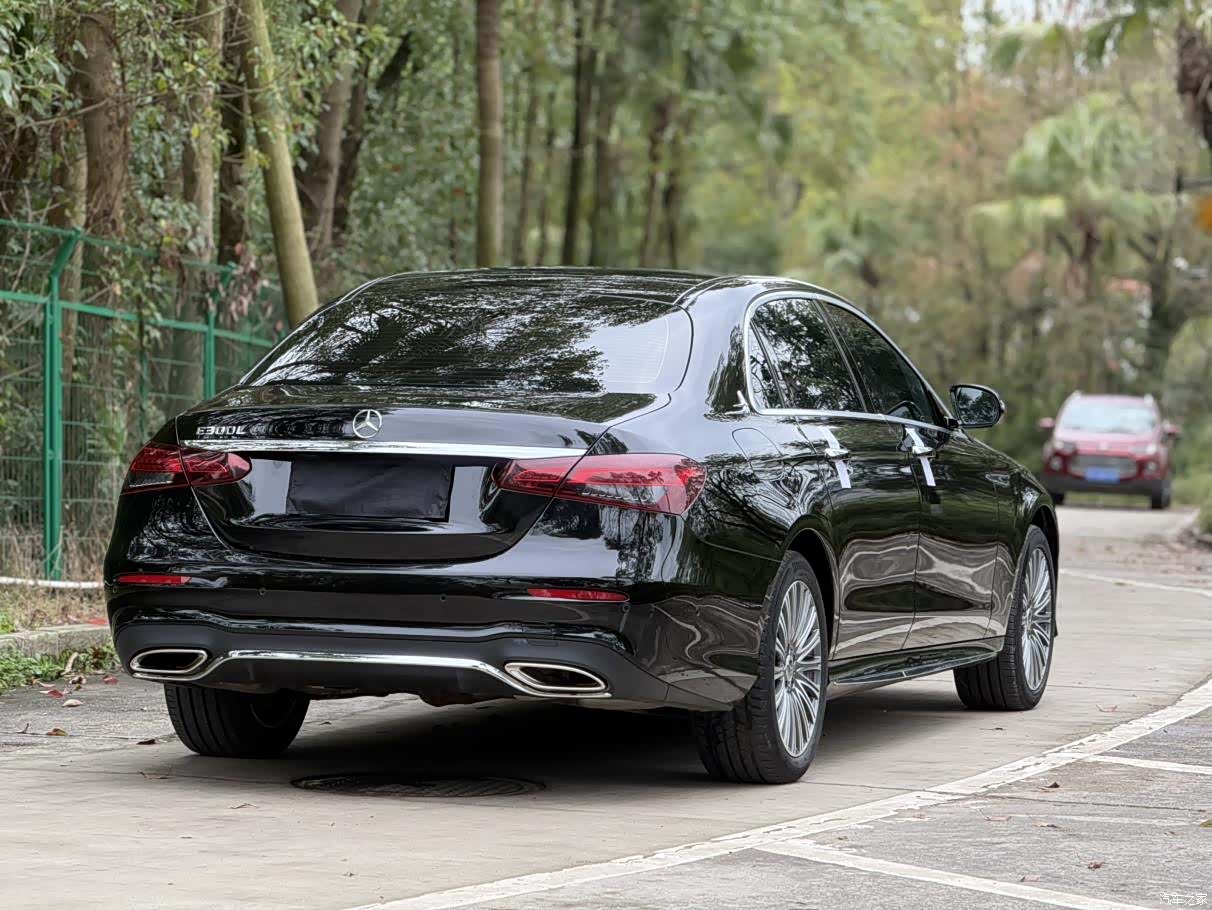 Mercedes-Benz E-Class, 2022 16
