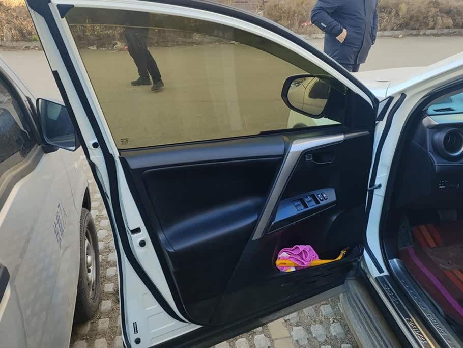 Toyota RAV4 Rongfang