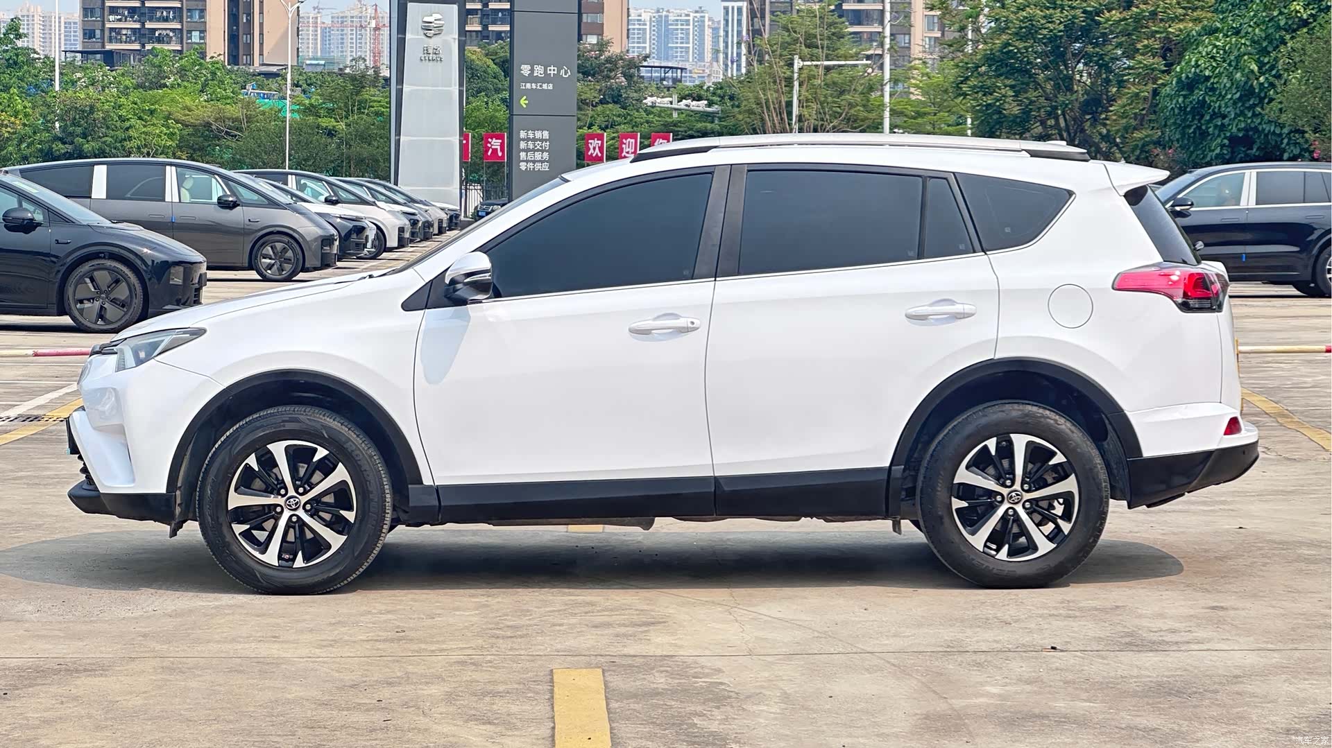 Toyota RAV4, 2017 4