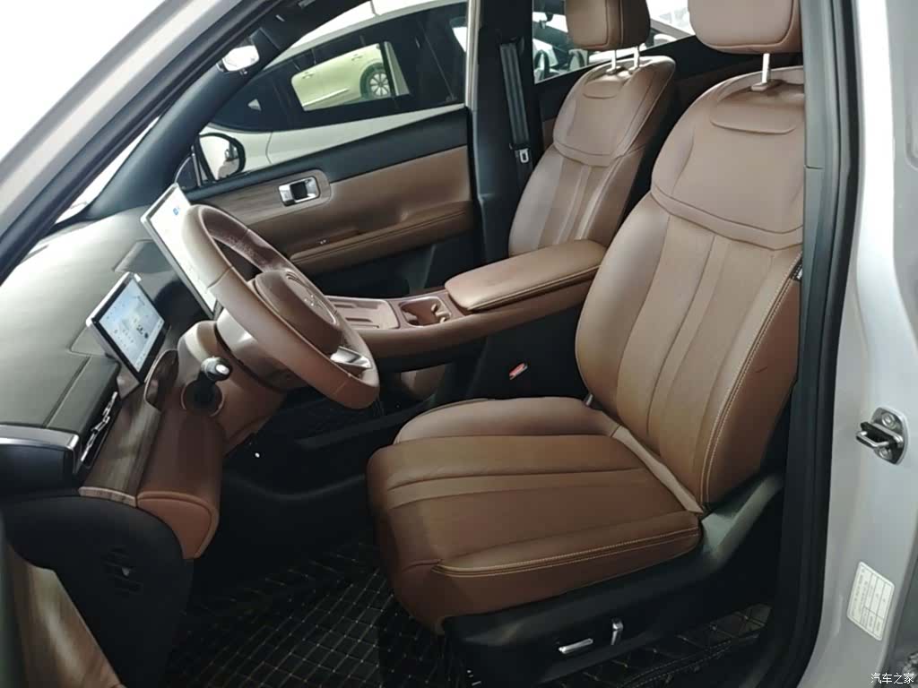 Wuling Starlight, 2026 15
