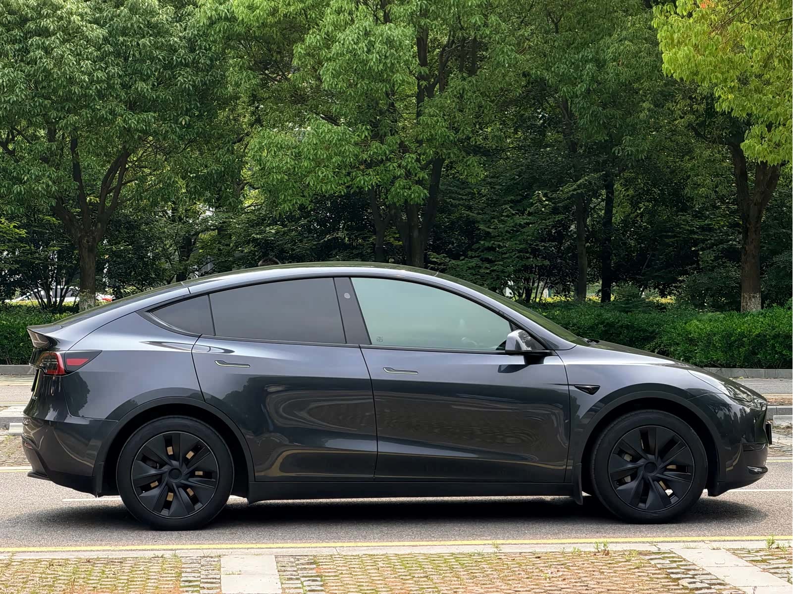 Tesla Model Y, 2024 4