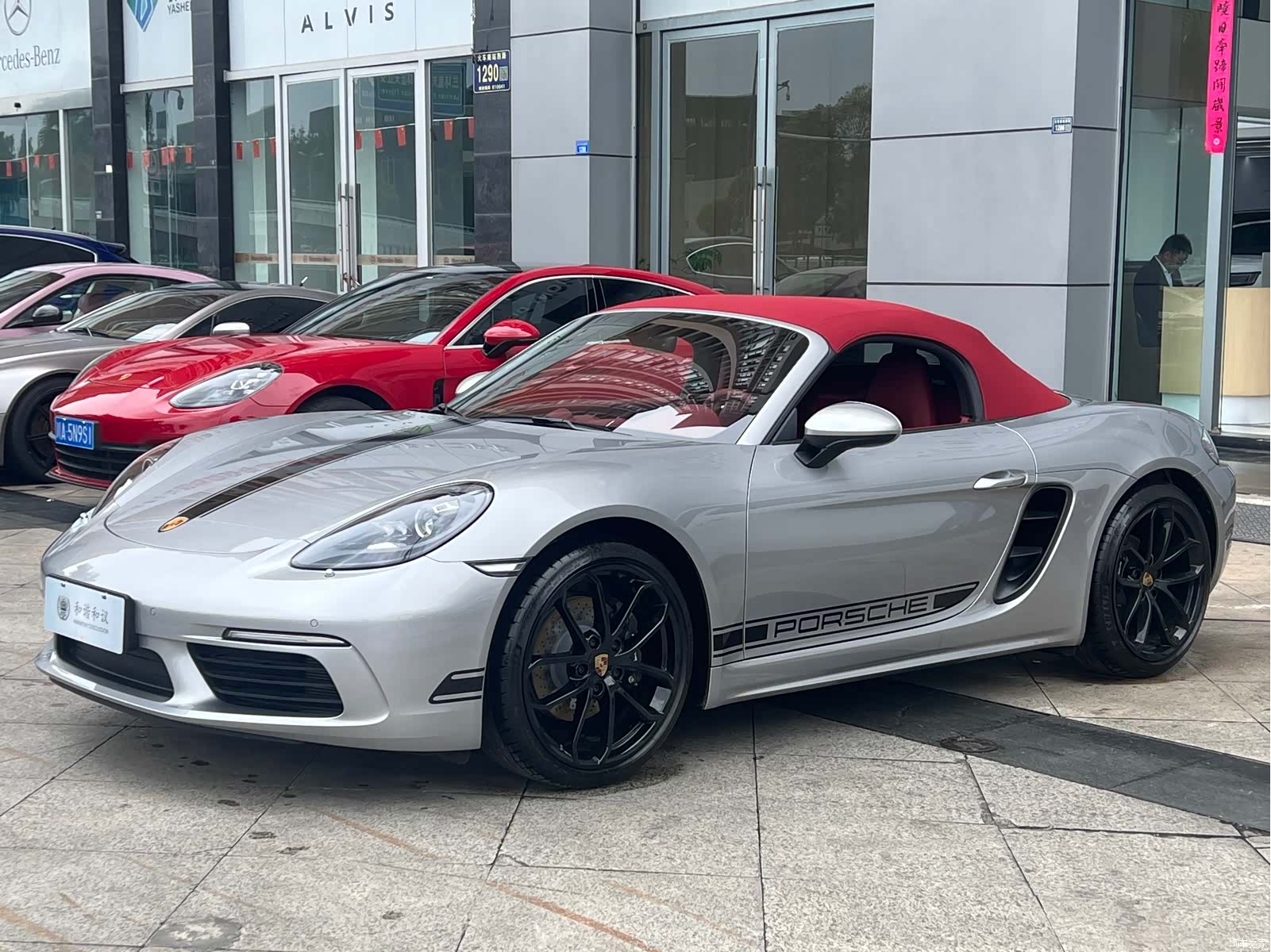 Porsche Boxster, 2025 1