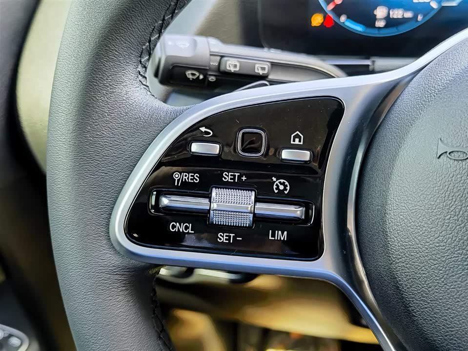 Mercedes-Benz GLA Mercedes-Benz GLA