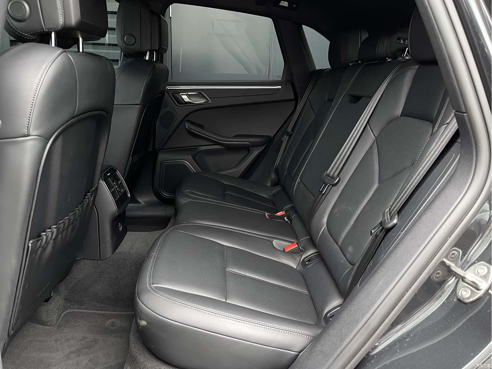 Porsche Macan, 2023 12