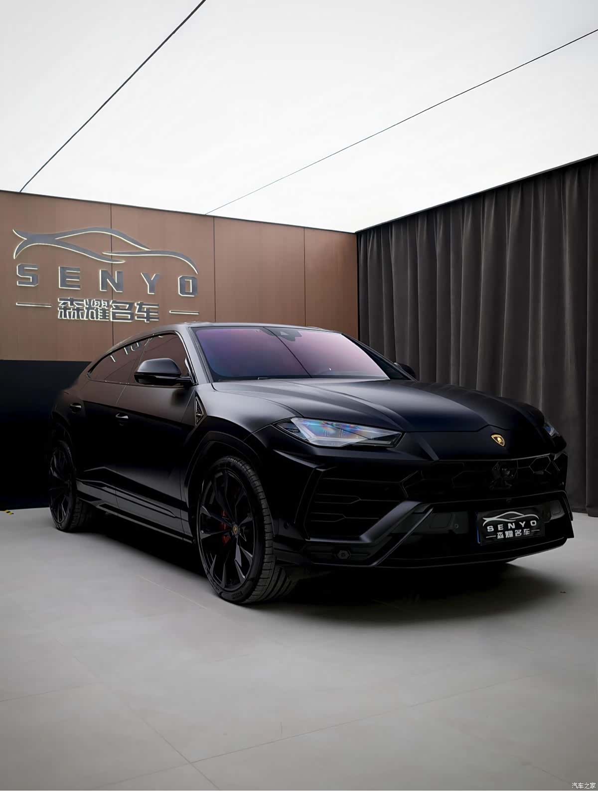Lamborghini Urus, 2022 3