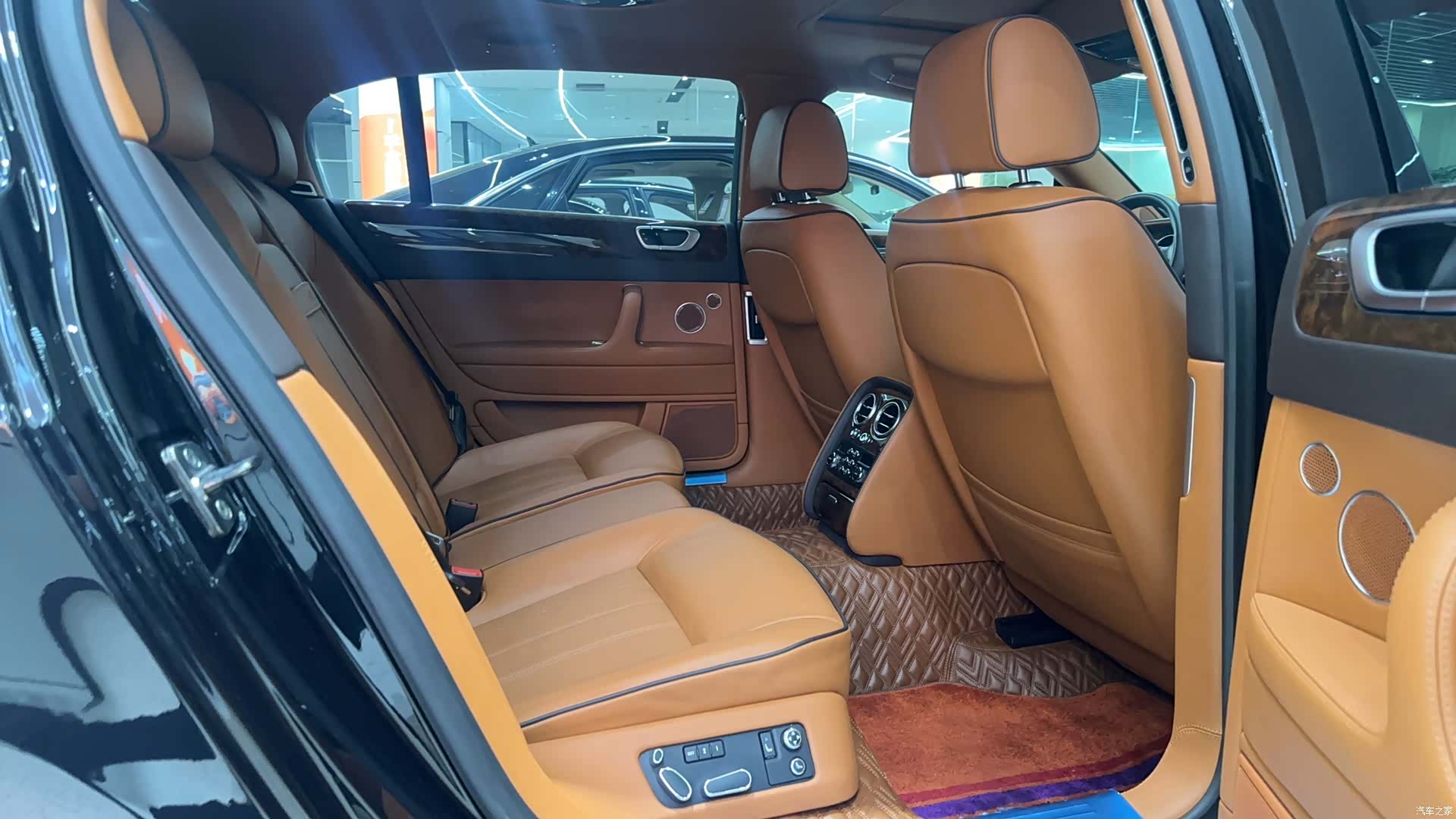 Bentley Flying Spur, 2012 8