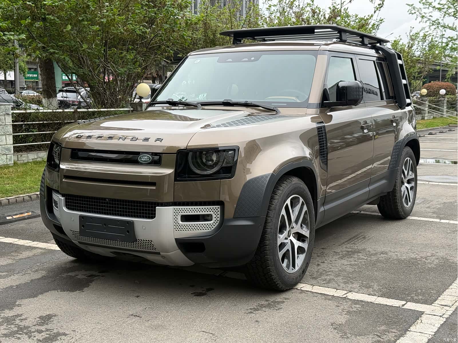 Land Rover Defender, 2024 1