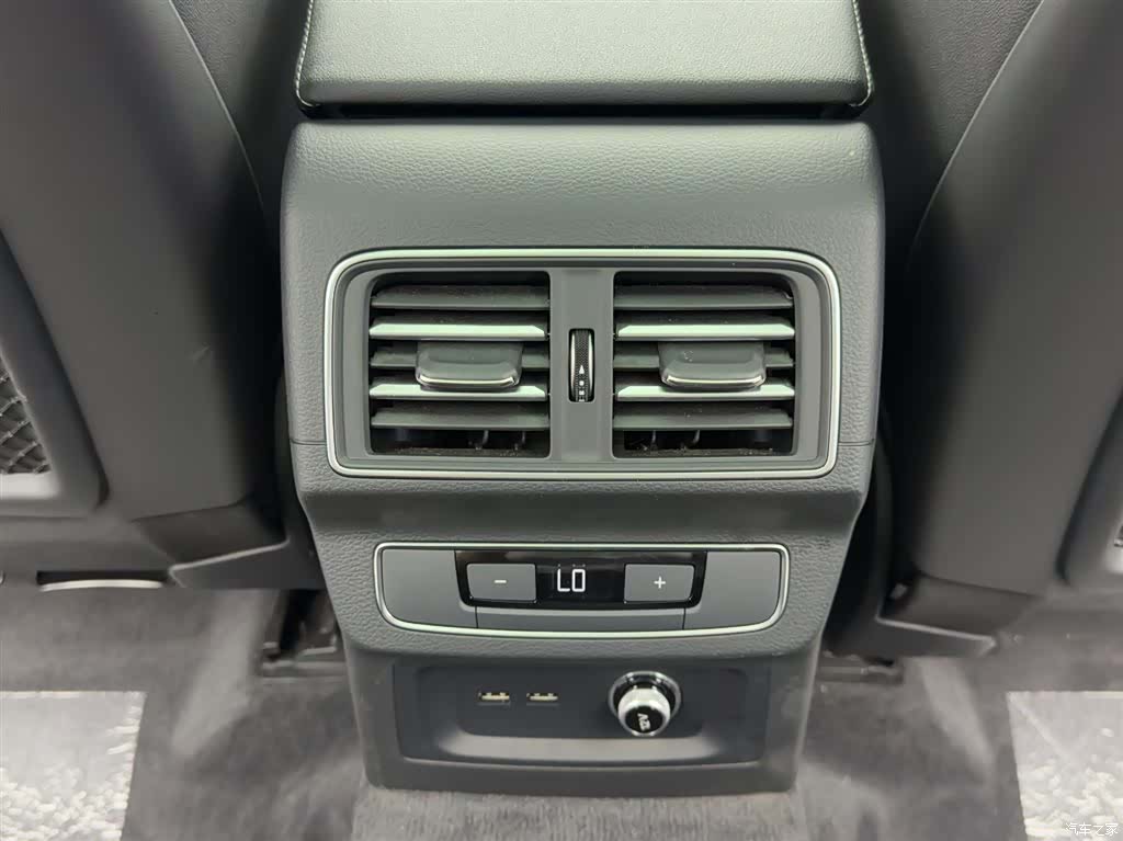 Audi Q5L, 2023 13