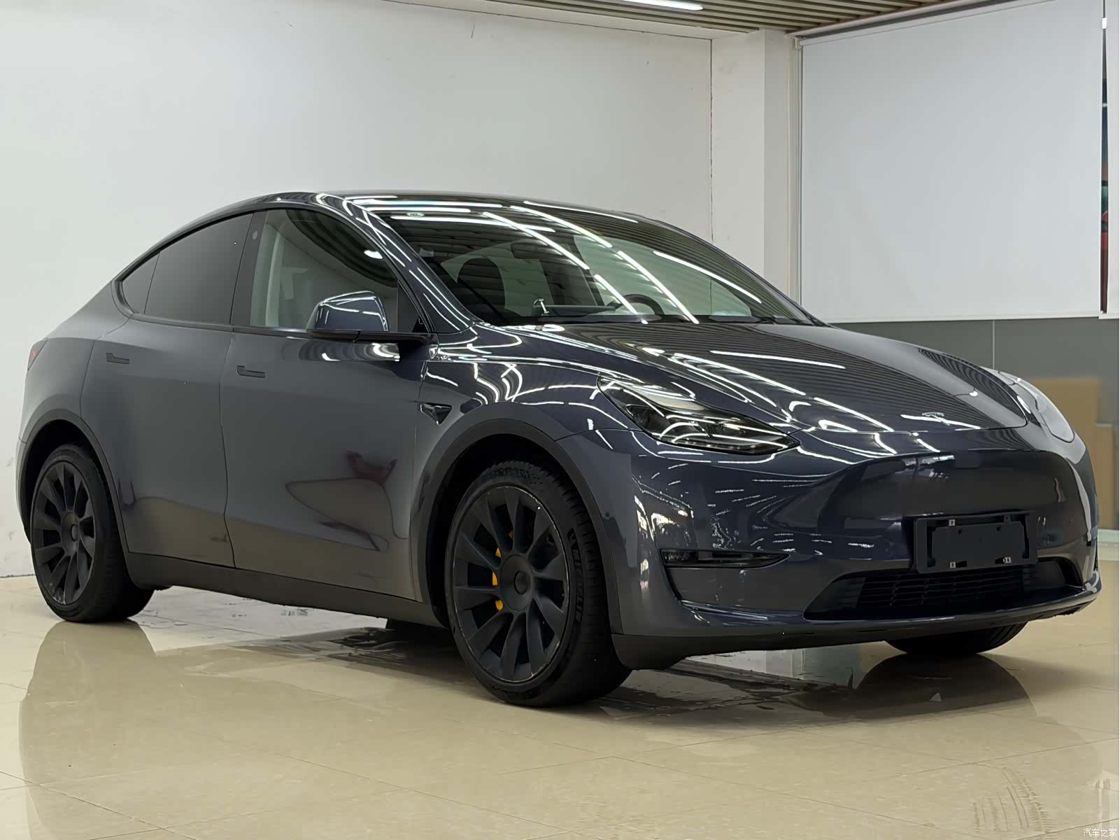 Tesla Model Y, 2021 3