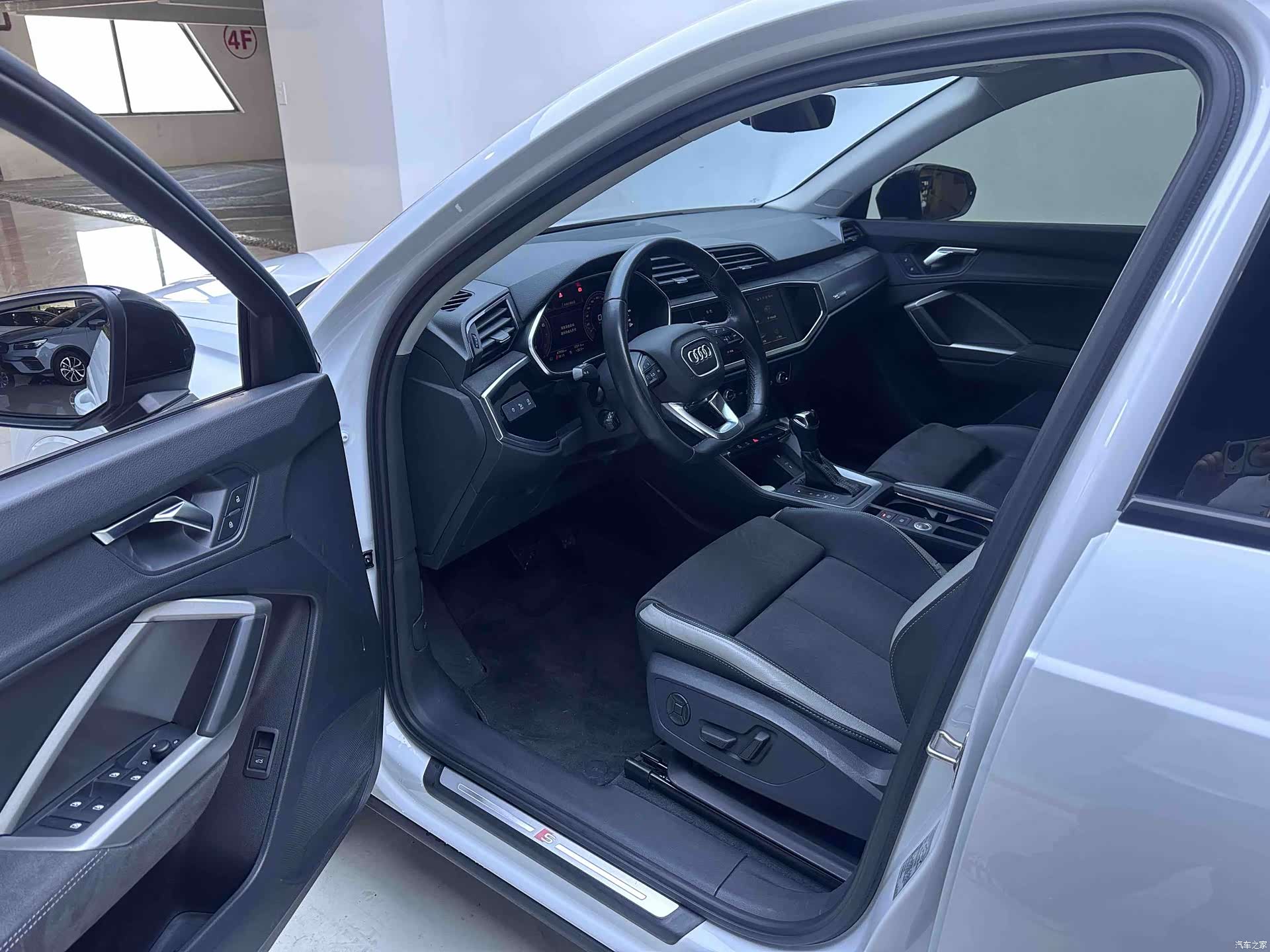 Audi Q3, 2023 8