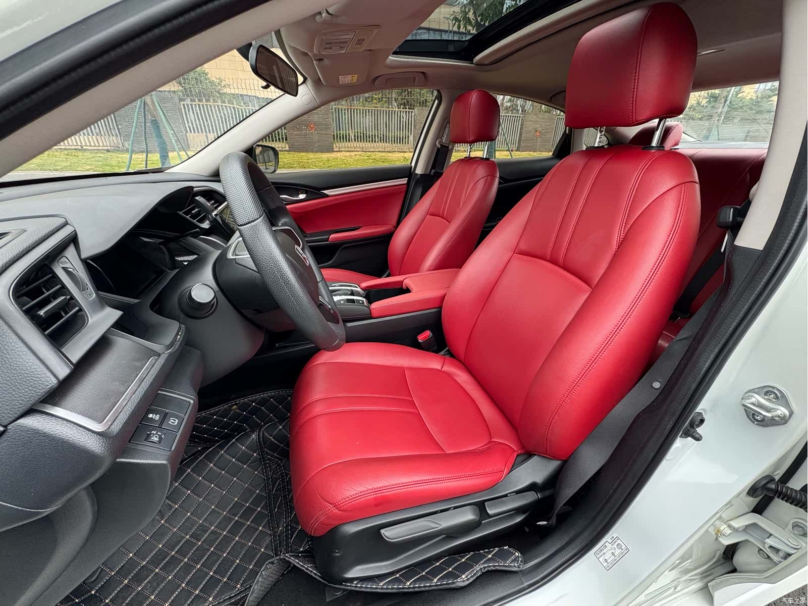 Honda Civic, 2019 все фото