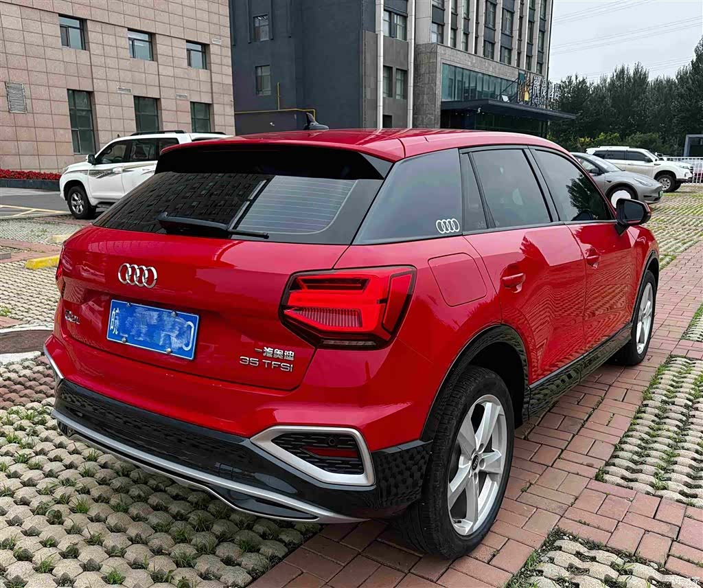 Audi Q2L, 2023 21