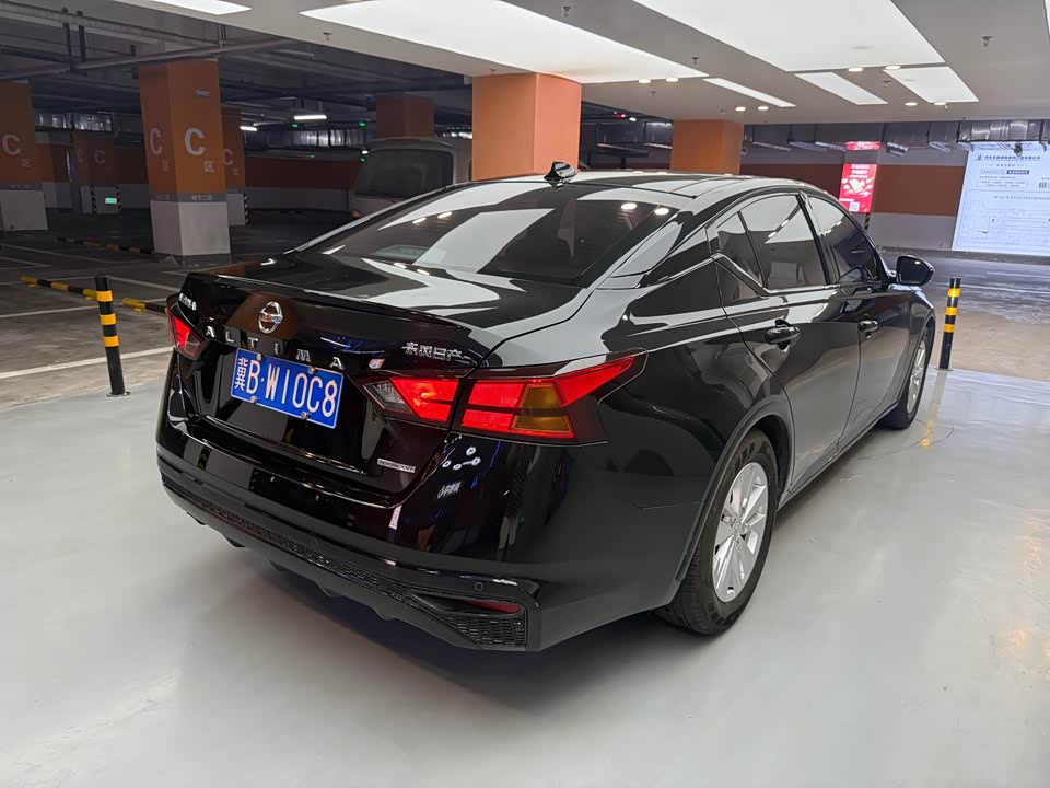 Nissan Teana