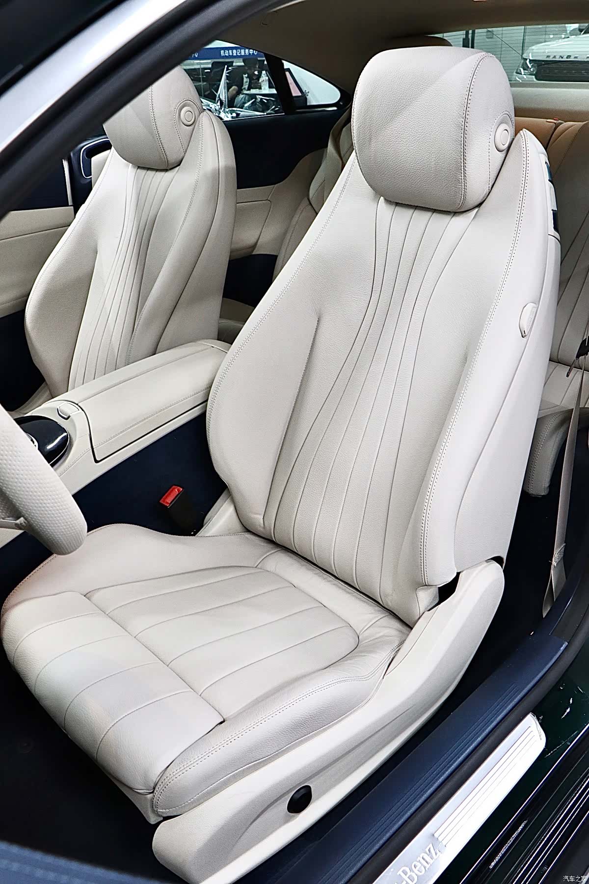 Mercedes-Benz E-Class, 2023 12