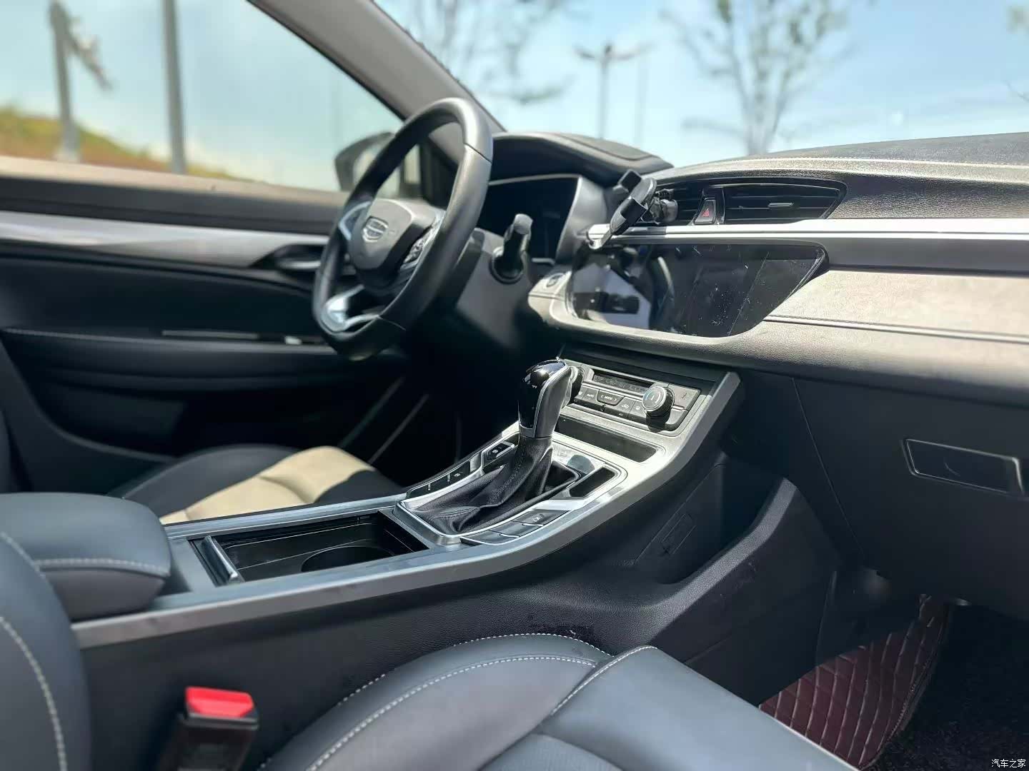 Geely Emgrand, 2021 4