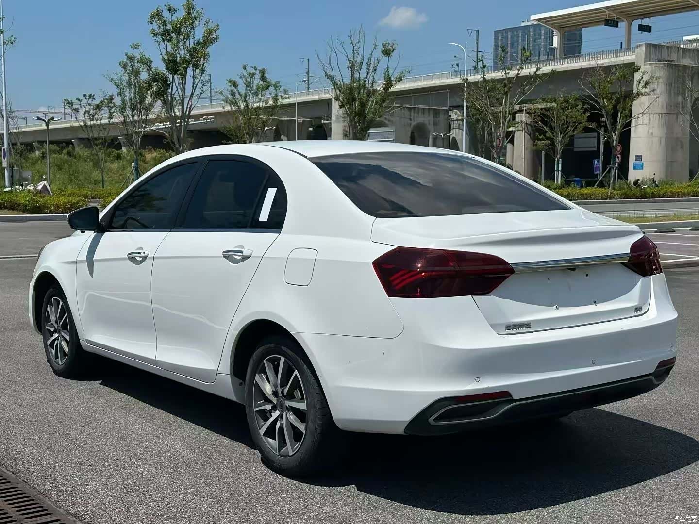 Geely Emgrand, 2021 7
