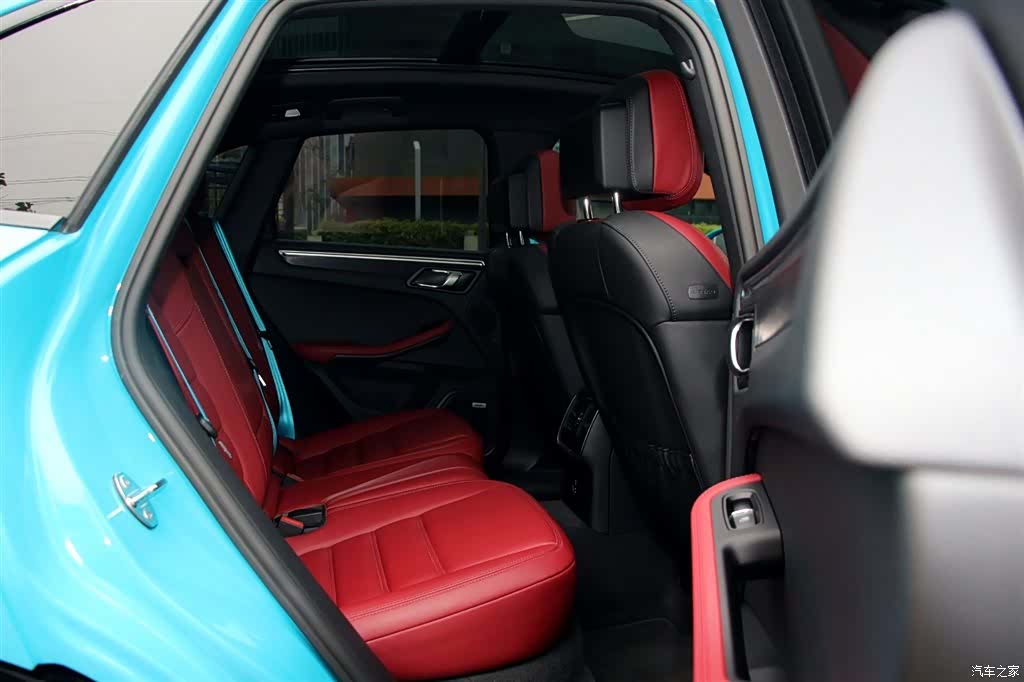 Porsche Macan, 2022 10