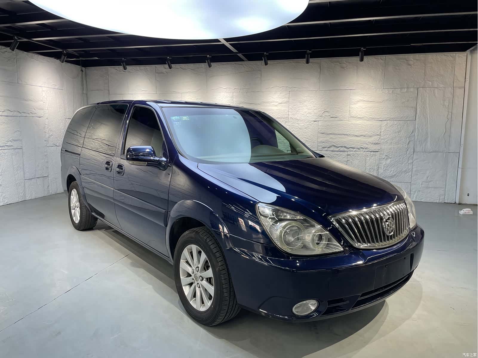 Buick GL8, 2015 3
