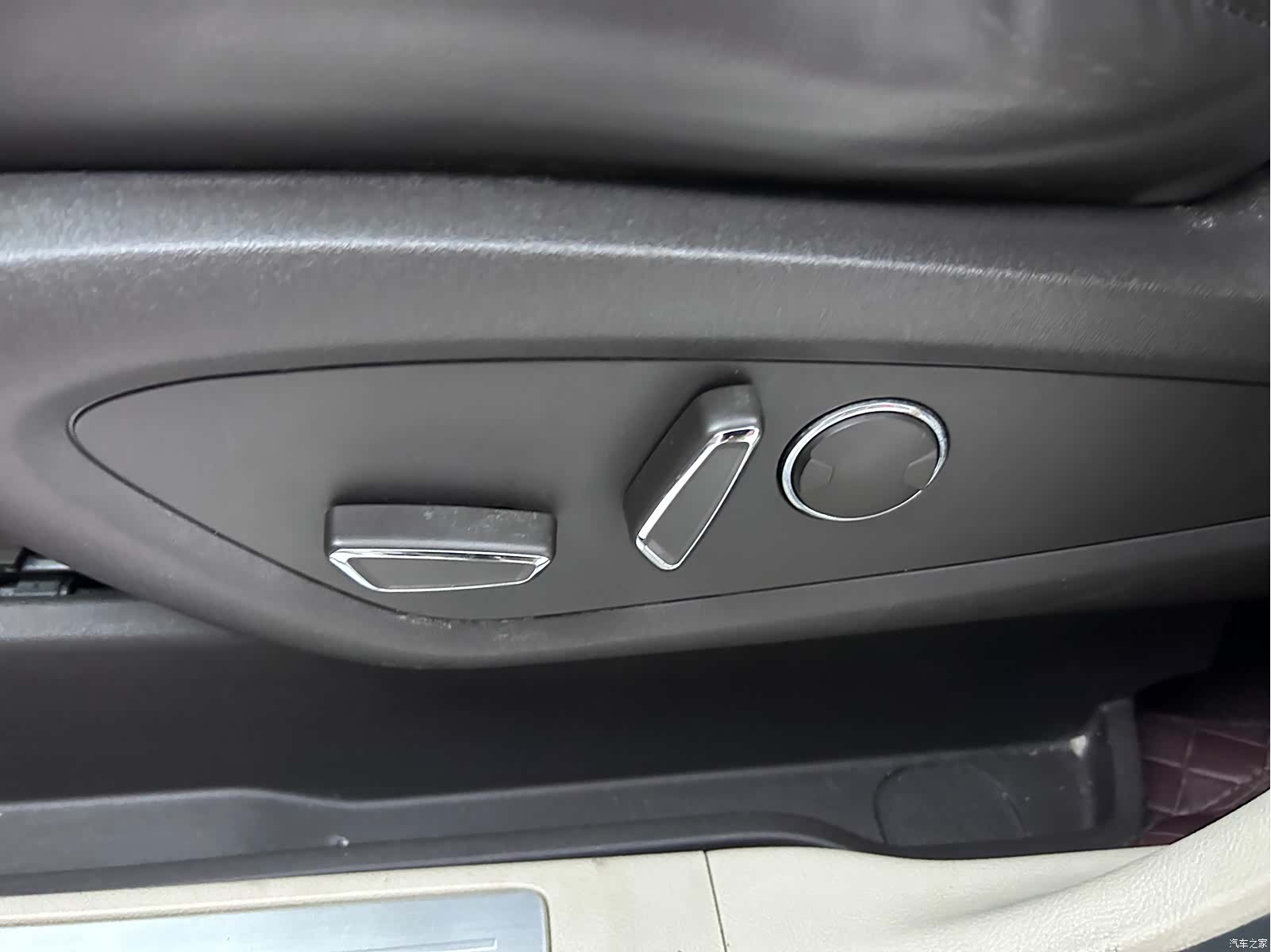 Lincoln MKC, 2017 13
