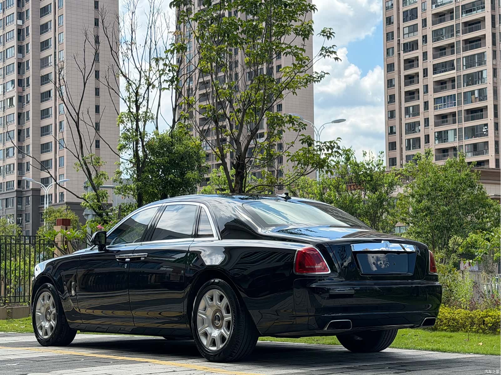 Rolls-Royce Ghost, 2014 3