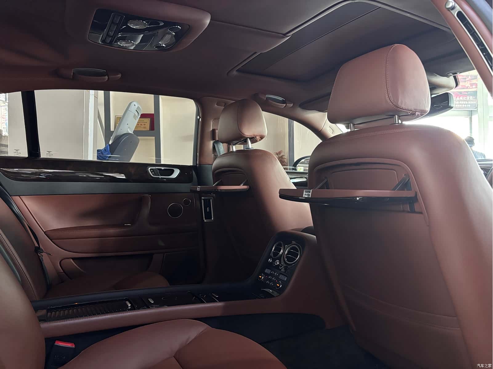 Bentley Flying Spur, 2010 8