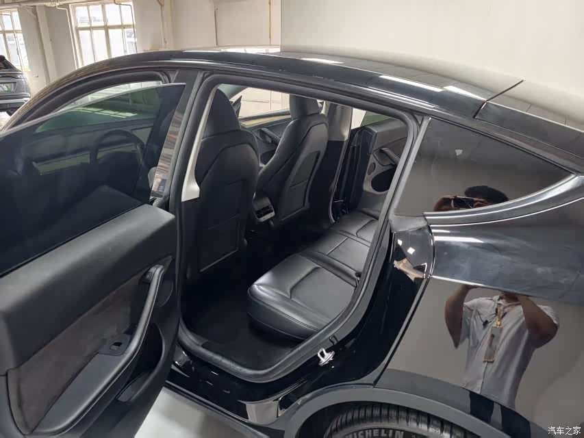 Tesla Model Y, 2023 12